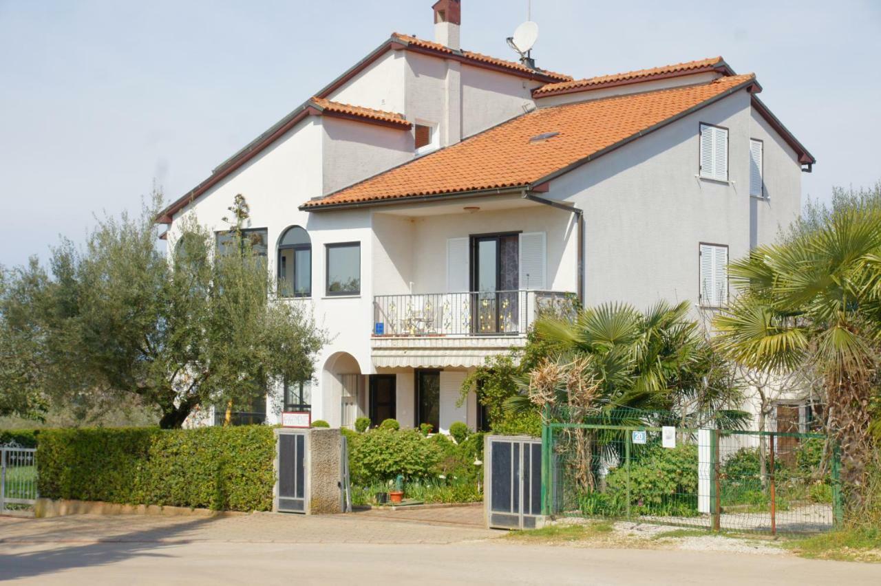 Vjeko Apartment *