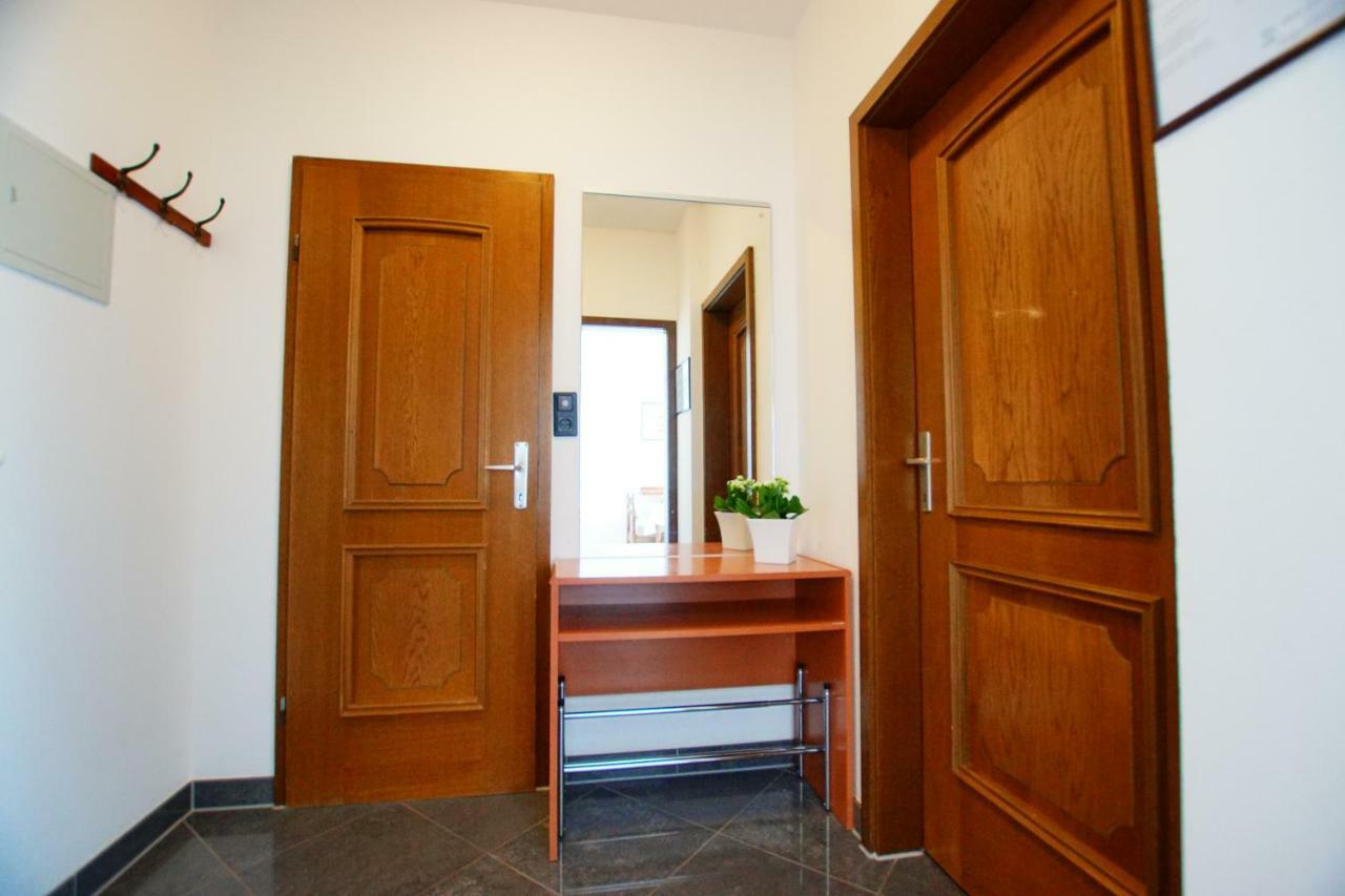 Apartment Vjeko *